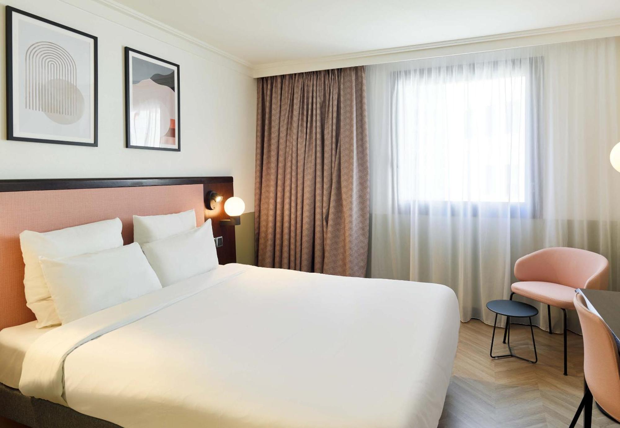 B&B Hotel Saint-Quentin-En-Yvelines Centre Gare 4 Etoiles Montigny-le-Bretonneux Exterior foto