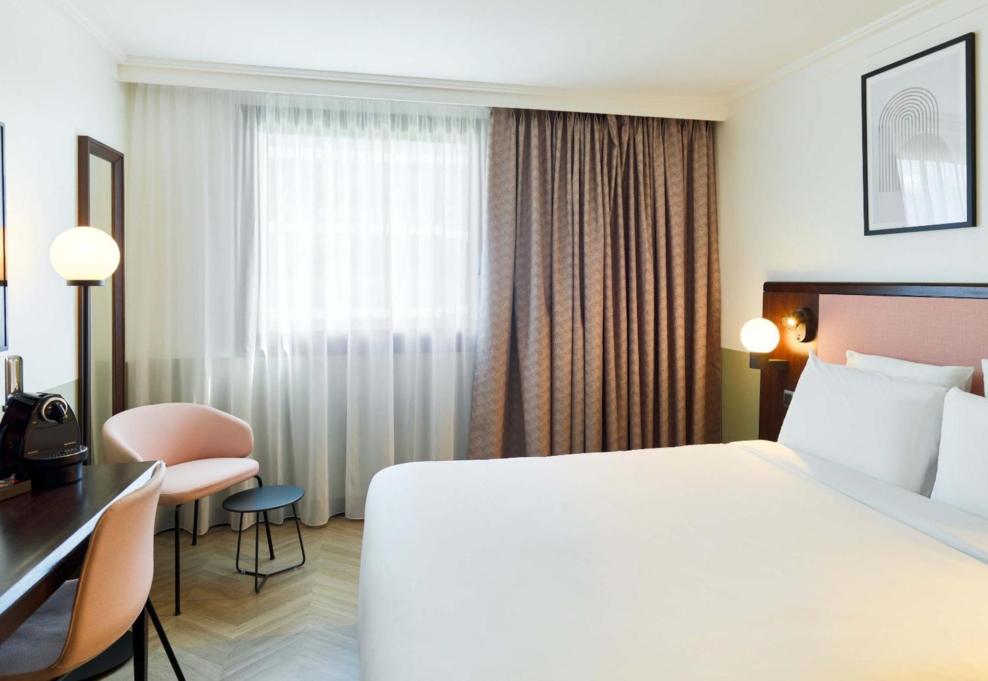 B&B Hotel Saint-Quentin-En-Yvelines Centre Gare 4 Etoiles Montigny-le-Bretonneux Exterior foto