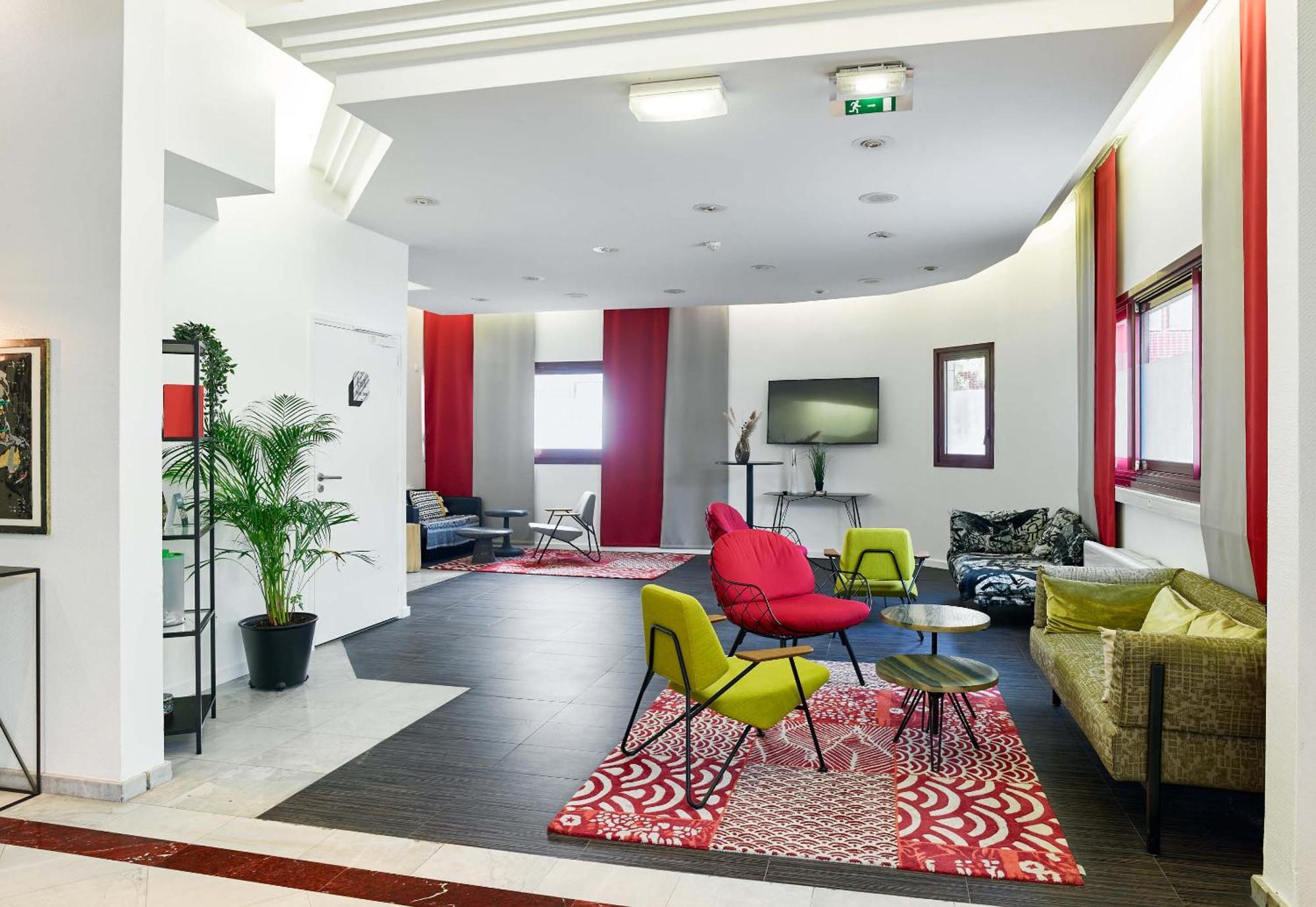 B&B Hotel Saint-Quentin-En-Yvelines Centre Gare 4 Etoiles Montigny-le-Bretonneux Exterior foto