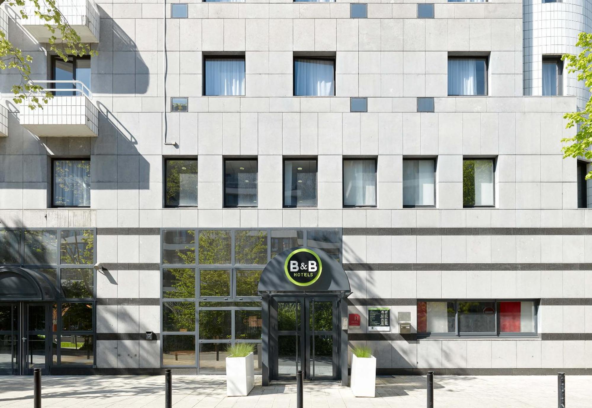 B&B Hotel Saint-Quentin-En-Yvelines Centre Gare 4 Etoiles Montigny-le-Bretonneux Exterior foto